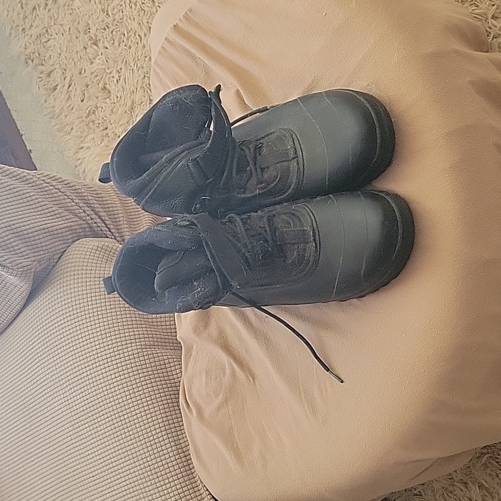 MENS boots